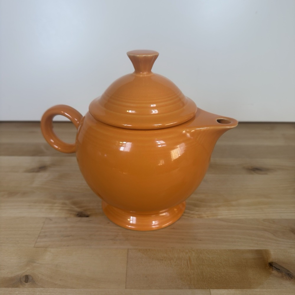 Homer Laughlin FIESTA TANGERINE Teapot & Lid Chip